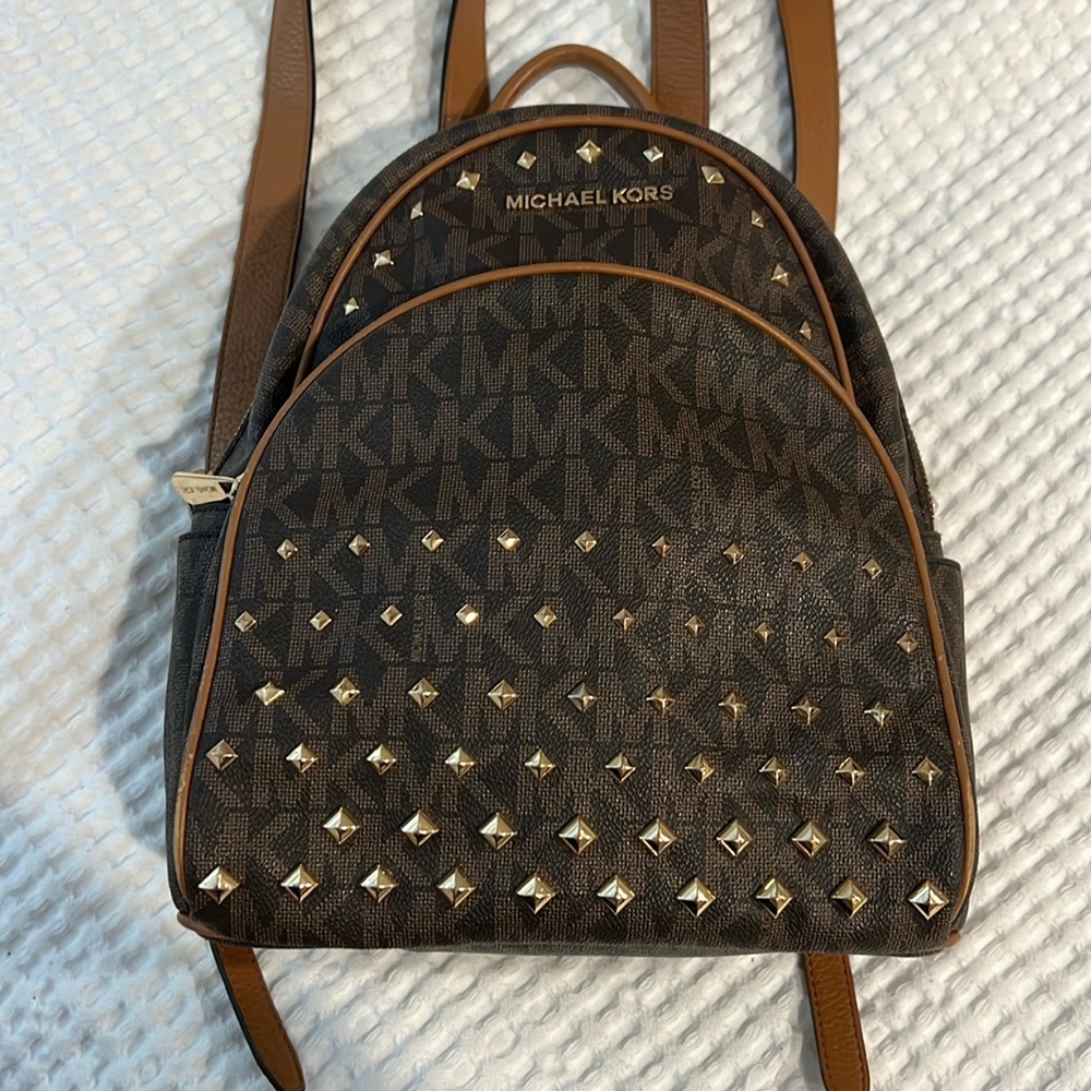 🛍️ Michael Kors Backpack
